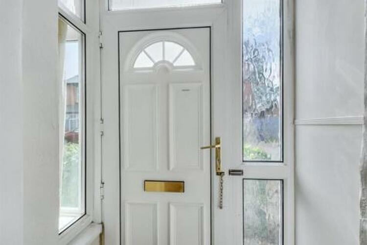 Semi-detached House in Nottingham image 2